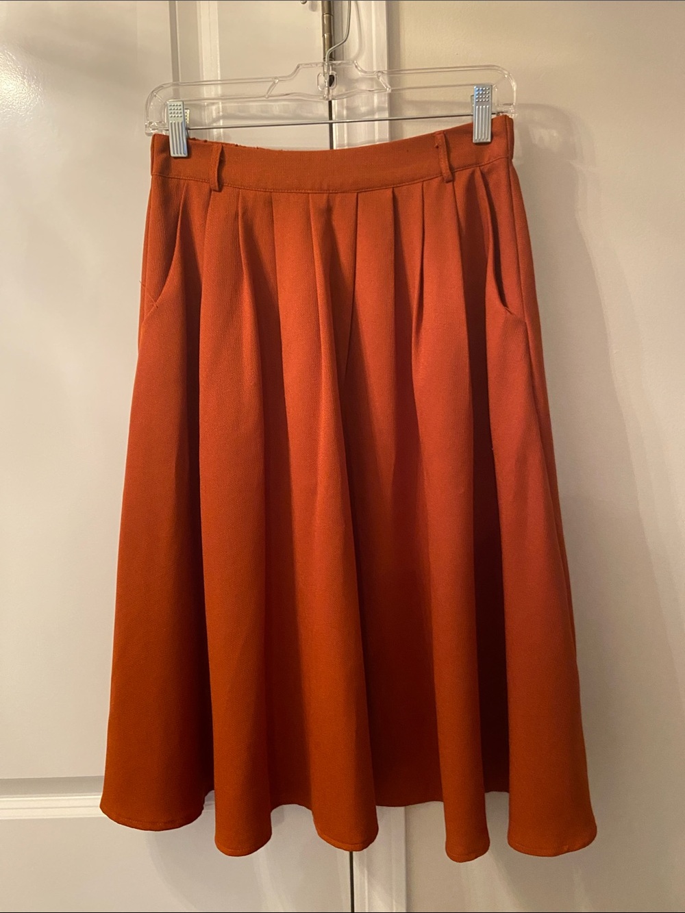 Mod Cloth Hot&Delicious size S skirt/brown rust/pleated/professional/autumn